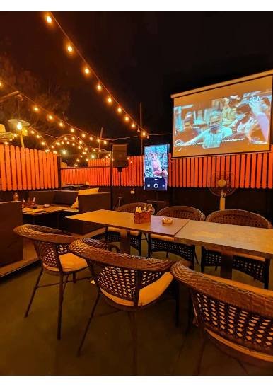 Lvel Bar & Diner