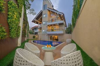 The World Villa – view 3